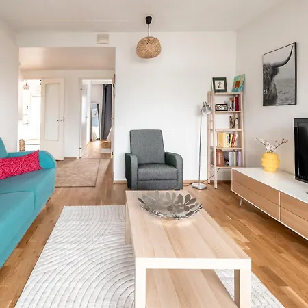 Bright & Comfy 79m2 2br With Sauna And Balcony * 赫尔辛基