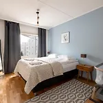 Cozy Spacious 79m2 2br With Sauna *