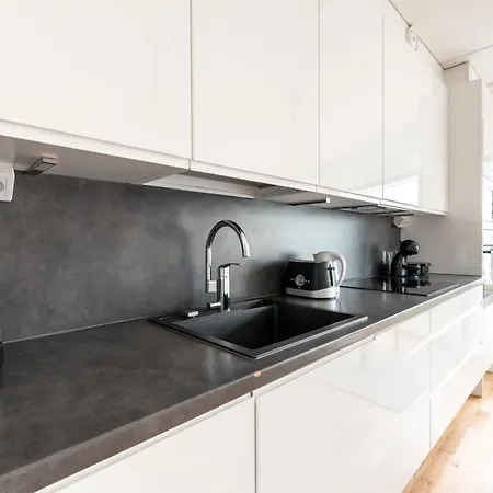 Bright & Comfy 79m2 2br With Sauna And Balcony Huoneisto *