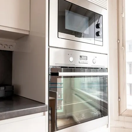 Bright & Comfy 79m2 2br With Sauna And Balcony Helsinki