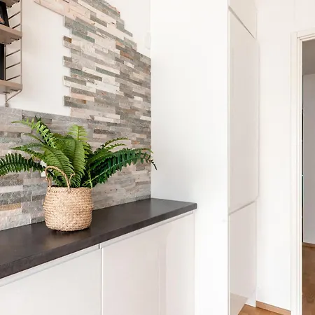 Huoneisto Bright & Comfy 79m2 2br With Sauna And Balcony